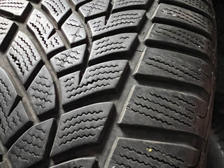 R16 215/60 GoodYear UltraGrip Performance foto 5