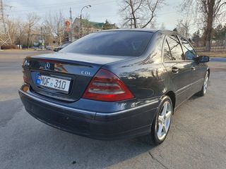 Mercedes C Class foto 6