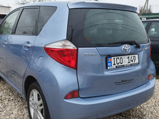 Toyota Verso-S foto 8