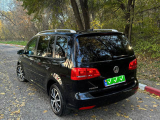 Volkswagen Touran foto 4