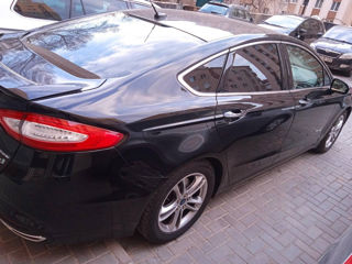 Ford Fusion foto 2