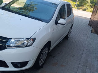 Dacia Sandero foto 1