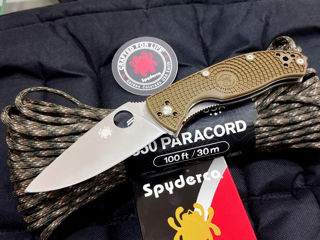 Spyderco Tenacious Original Lightweight folding knife green handle new condition in stock foto 2