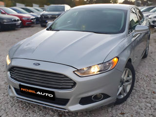 Ford Fusion foto 2