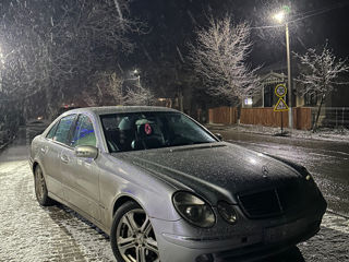 Mercedes E-Class foto 5