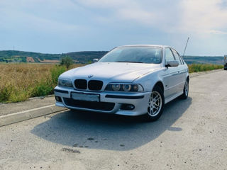 BMW 5 Series foto 2