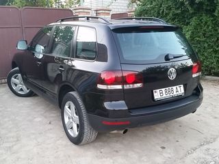 Volkswagen Touareg foto 2