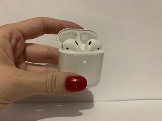 Apple Airpods 2 with Wireless charging case Original foto 4