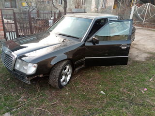 Mercedes Series (W124) foto 8