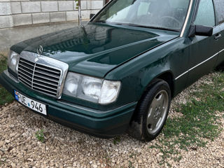 Mercedes Series (W124)