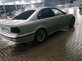 BMW 5 Series foto 6