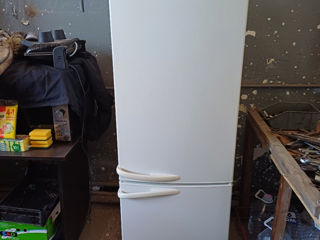 Холодильник Атлант в идеальном состоянии. 2000лей.