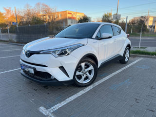 Toyota C-HR foto 2