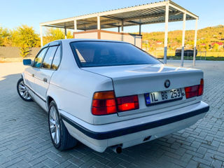 BMW 5 Series foto 11