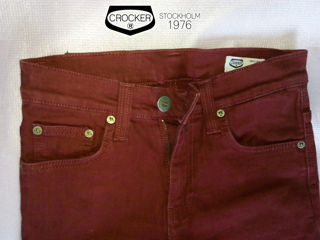 новые бордовые джинсы Crocker