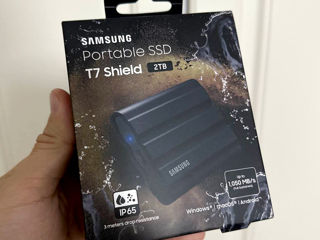 Samsung T7 shield 2TB Black