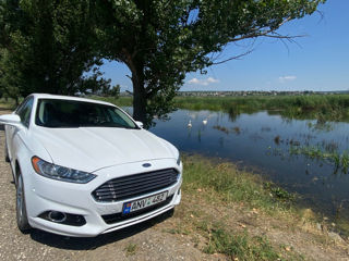 Ford Fusion foto 2