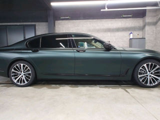 BMW 7 Series foto 3