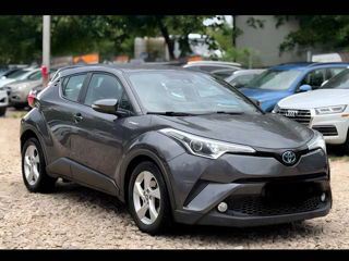 Toyota C-HR foto 2