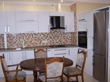 Apartament spațios, 3 odăi, centru preț avantajos! foto 6