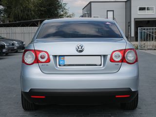 Volkswagen Jetta foto 5