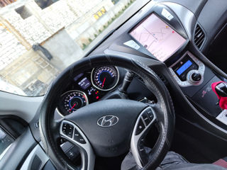 Hyundai Elantra foto 9