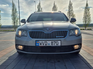 Skoda Superb foto 2