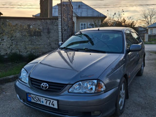 Toyota Avensis foto 3