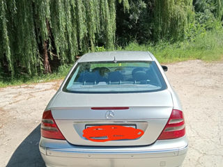 Mercedes E-Class foto 1