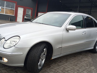 Mercedes E-Class foto 2