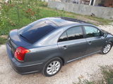 Toyota Avensis foto 2