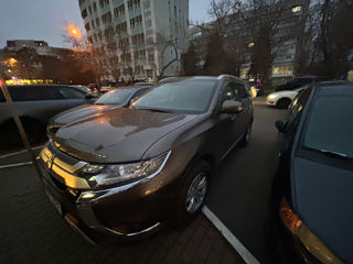 Mitsubishi Outlander foto 2