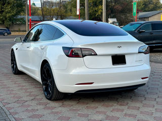 Tesla Model 3 foto 3