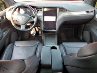 Tesla Model X foto 8