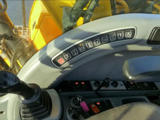 JCB JS 145W pe roți foto 8