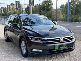 Volkswagen Passat foto 1