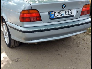 BMW 5 Series foto 7