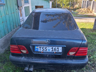 Mercedes E-Class foto 3