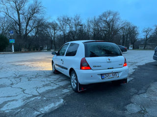 Renault Clio foto 2