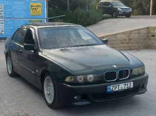 BMW 5 Series foto 1