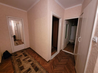 Apartament cu 2 camere, 300 Euro foto 5