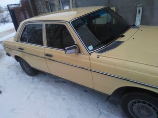 Mercedes Series (W123) foto 3