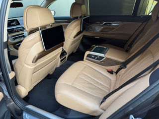 BMW 7 Series foto 8