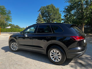 Volkswagen Touareg foto 1