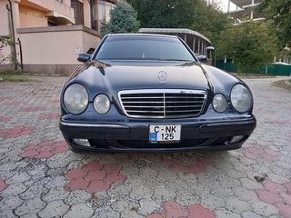 Mercedes E Class foto 4