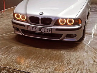 BMW 5 Series foto 8