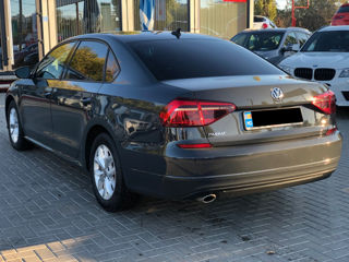 Volkswagen Passat foto 3