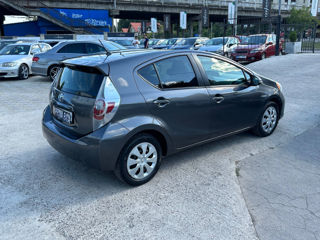 Toyota Prius c foto 7