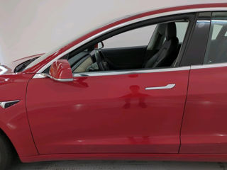 Tesla Model 3 foto 4