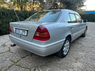 Mercedes C-Class foto 5